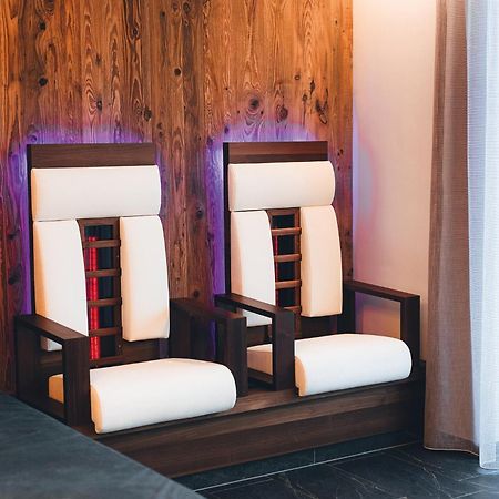 Burgstadl Aparthotel & Restaurant لاديس المظهر الخارجي الصورة