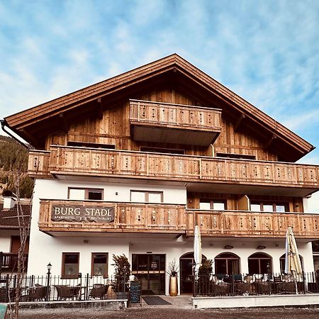 Burgstadl Aparthotel & Restaurant لاديس المظهر الخارجي الصورة