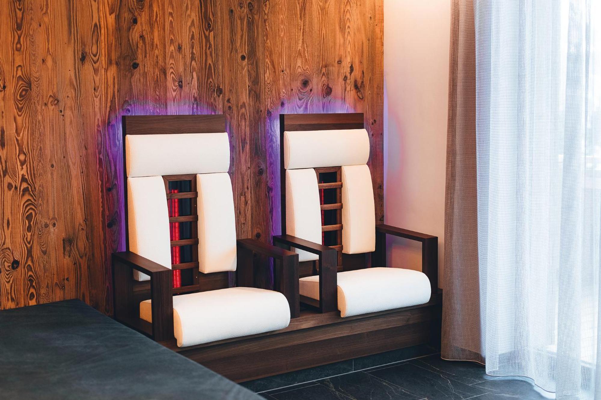Burgstadl Aparthotel & Restaurant لاديس المظهر الخارجي الصورة