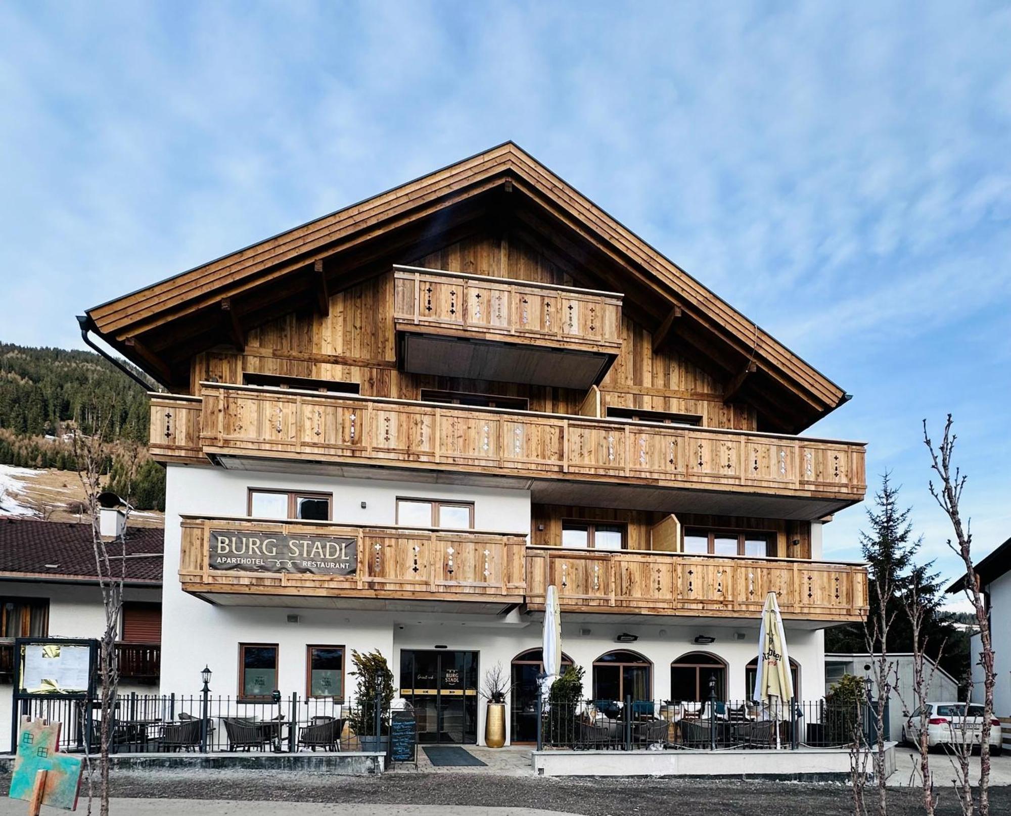 Burgstadl Aparthotel & Restaurant لاديس المظهر الخارجي الصورة