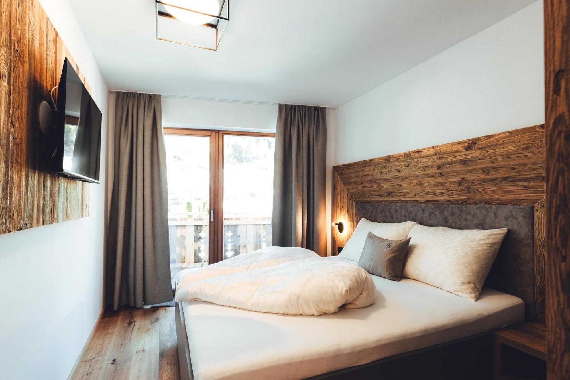 Burgstadl Aparthotel & Restaurant لاديس المظهر الخارجي الصورة