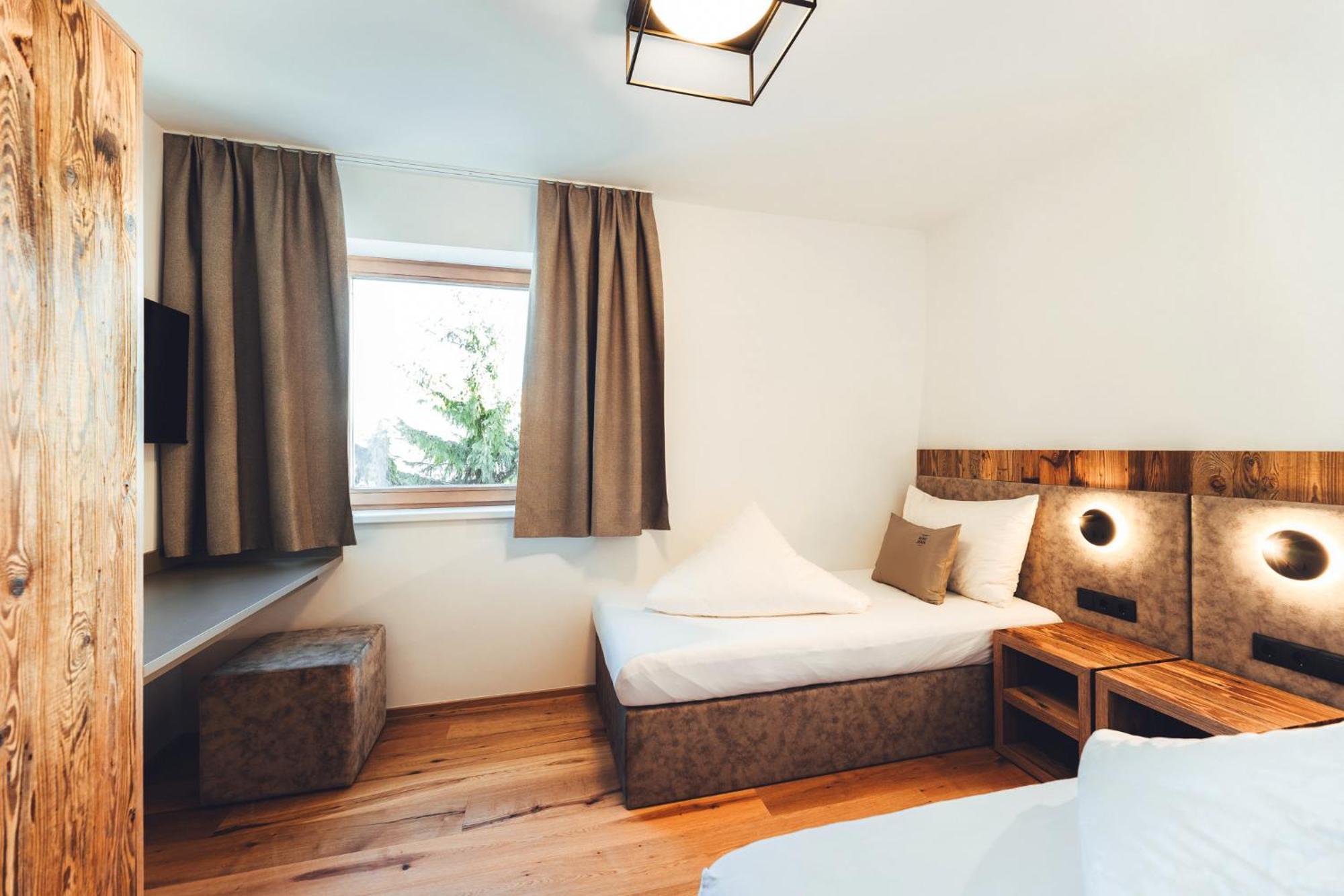 Burgstadl Aparthotel & Restaurant لاديس المظهر الخارجي الصورة