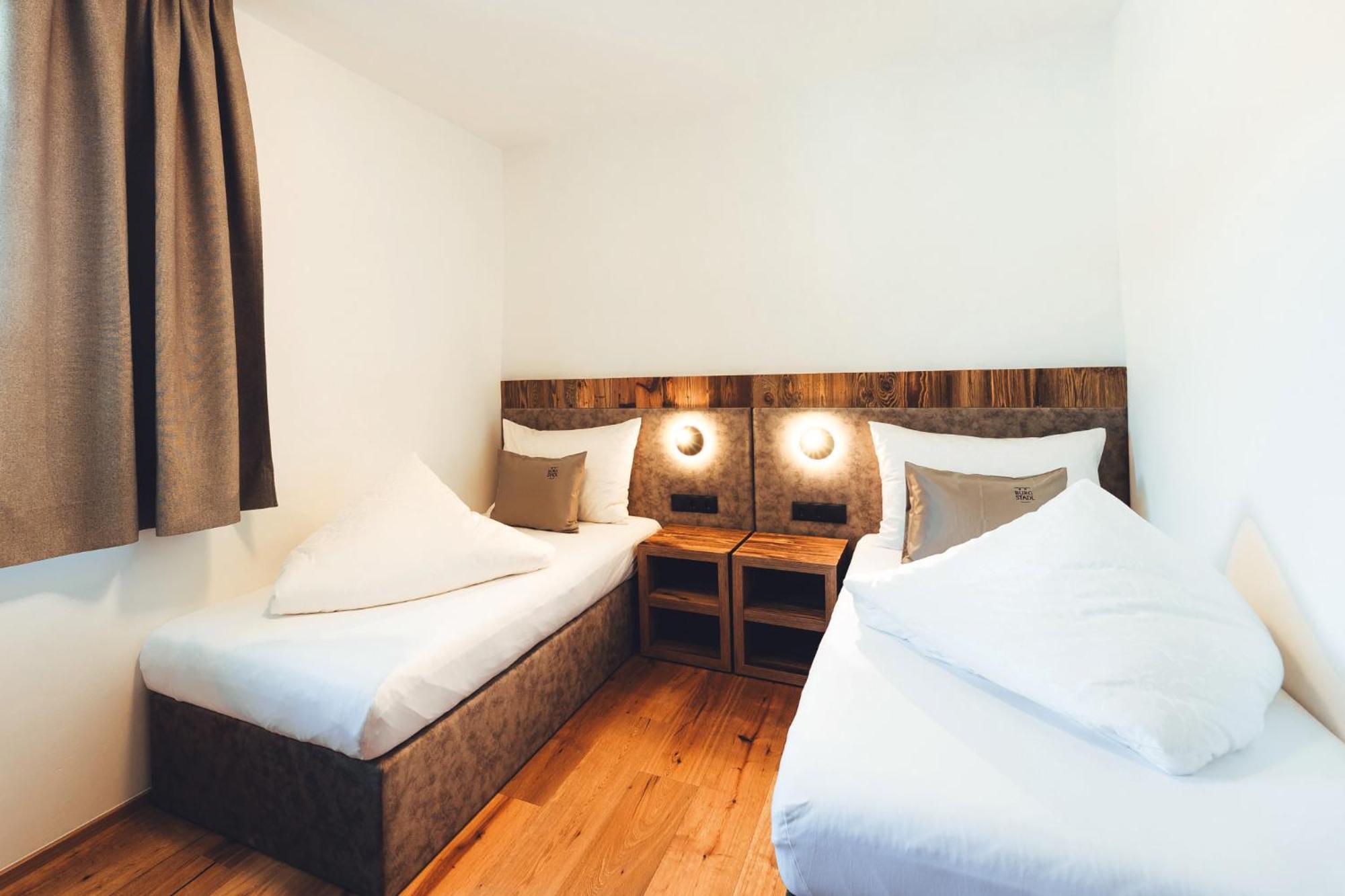 Burgstadl Aparthotel & Restaurant لاديس المظهر الخارجي الصورة