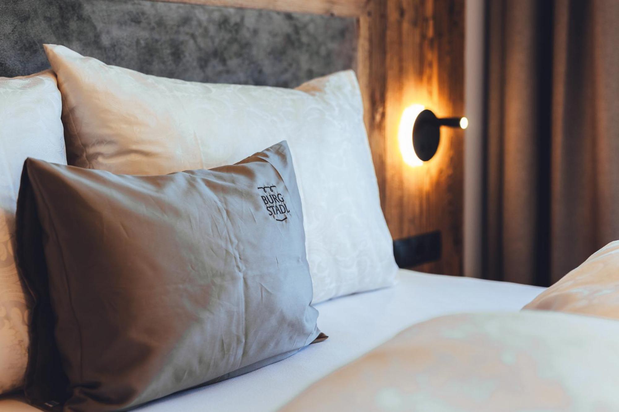 Burgstadl Aparthotel & Restaurant لاديس المظهر الخارجي الصورة