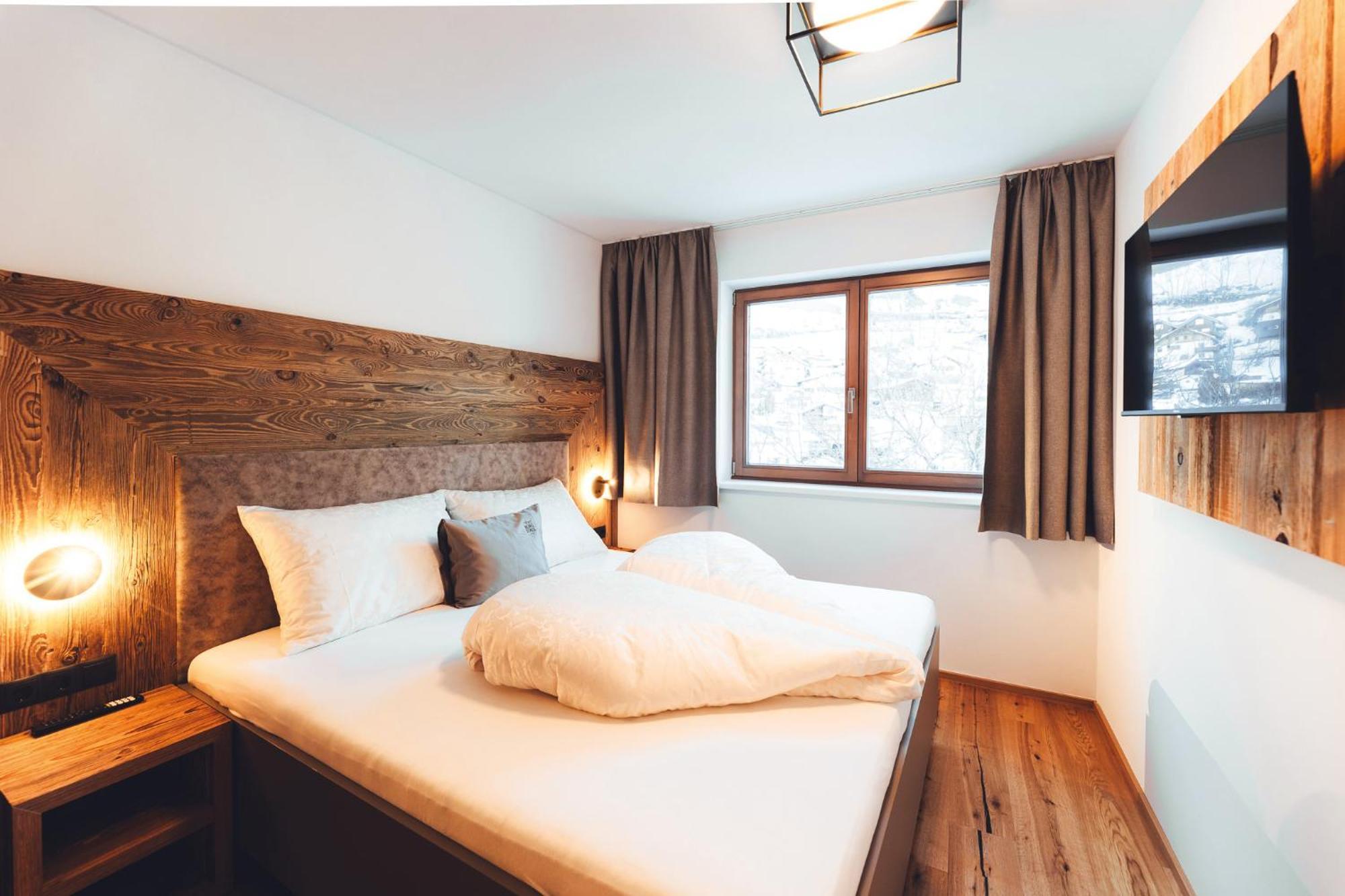 Burgstadl Aparthotel & Restaurant لاديس المظهر الخارجي الصورة