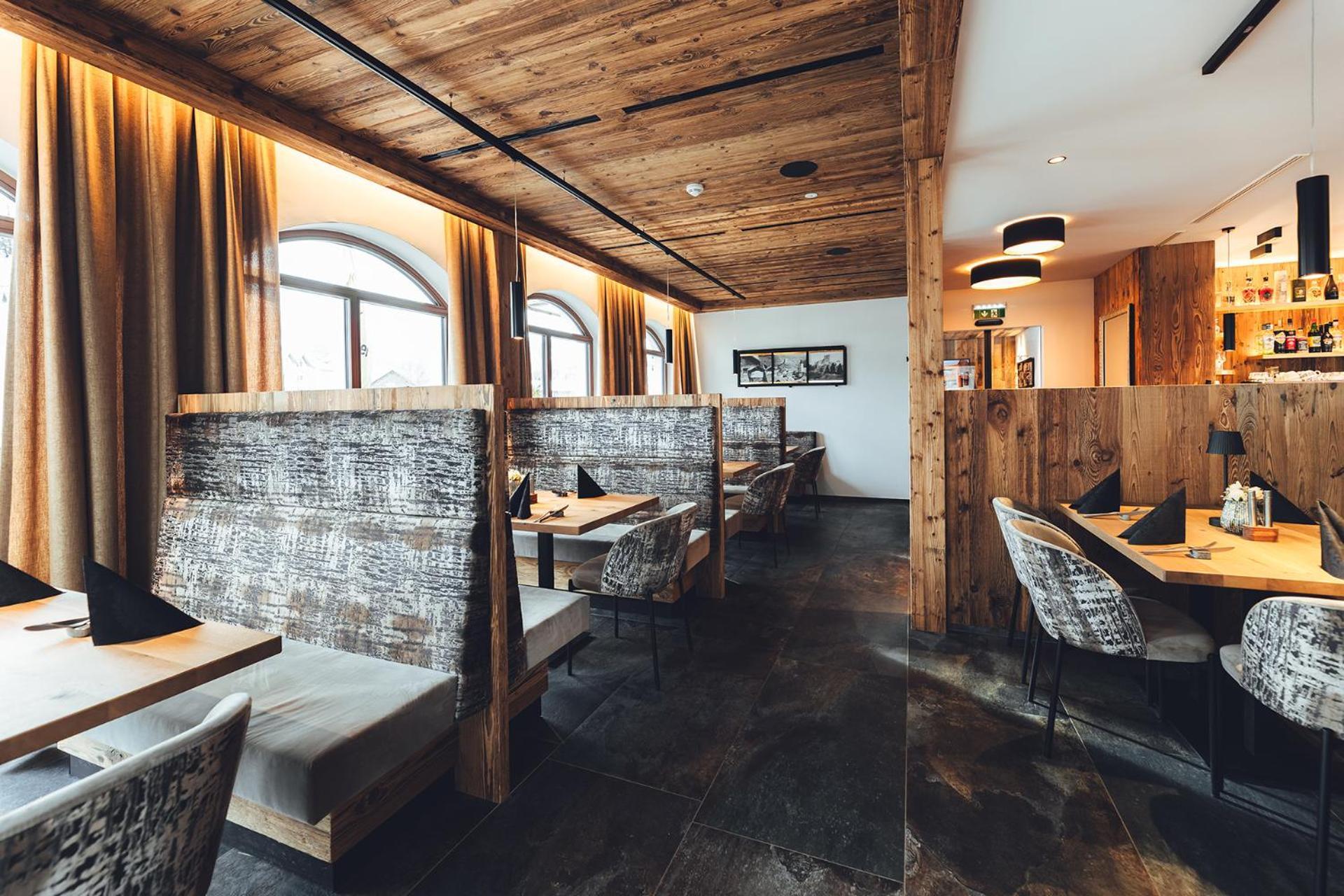 Burgstadl Aparthotel & Restaurant لاديس المظهر الخارجي الصورة